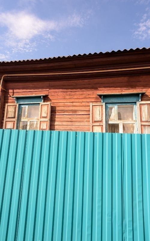 Cover Image of Почему стоит выбрать профнастил для забора: основные преимущества
